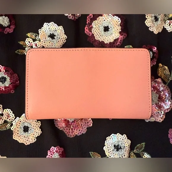 *SOLD* Kate Spade Day Tripper Small Slim Bifold Wallet - Picture 8 of 14